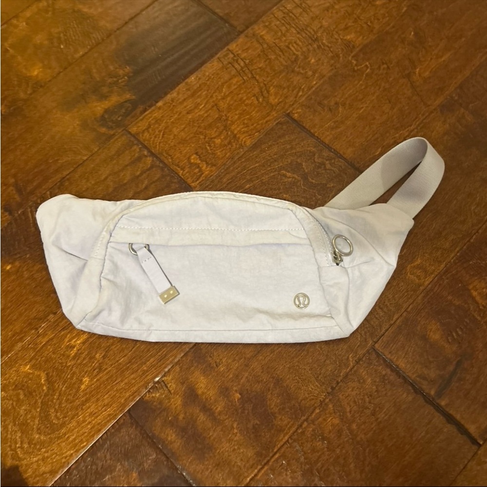 lululemon On The Beat Belt Bag Serene Blue